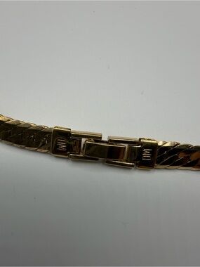 Vintage Gold Tone Herringbone Chain Necklace DM